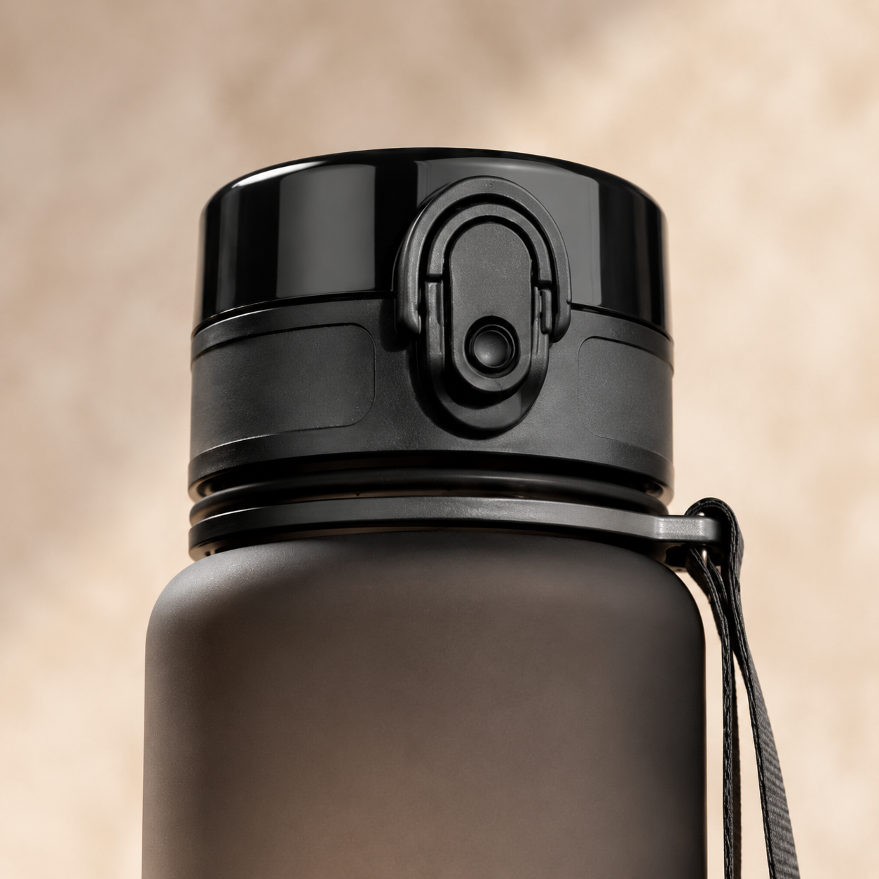 YETI YOGI Gym Bottle Smoke Black to Frost - locking lid detail